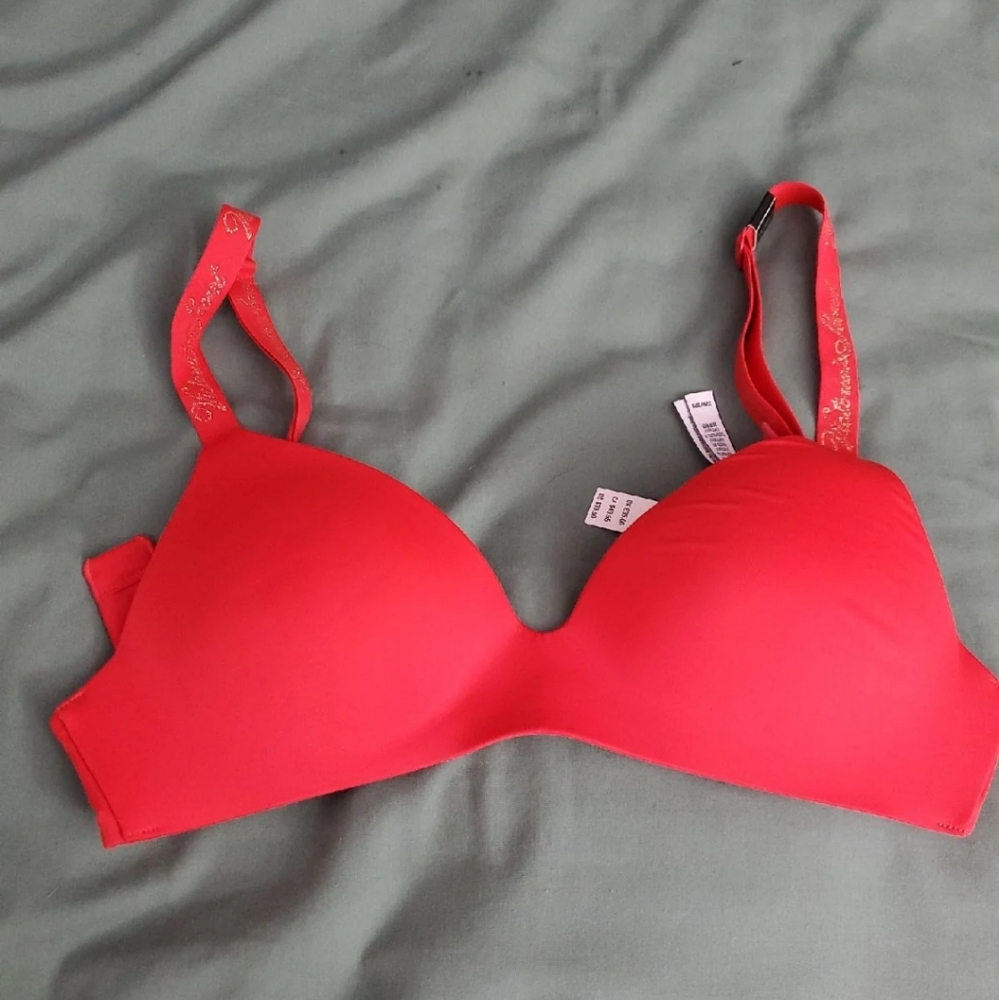 Red bra 32B
